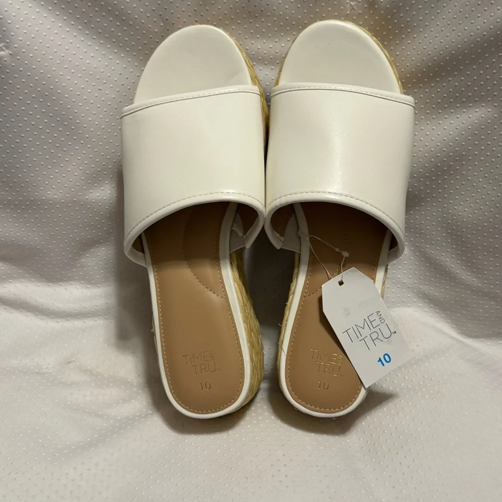 Time and Tru‎ White Tan Platform Slides Women’s Size 10 Slip On New